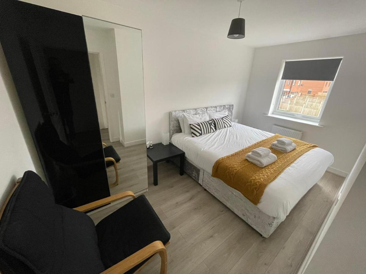 Modern Room With Huge Bed - Walk To City Centre! Манчестер Экстерьер фото