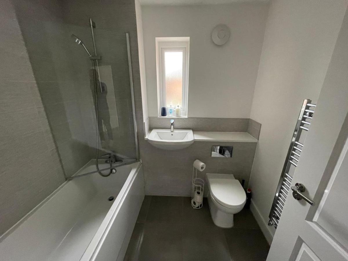Modern Room With Huge Bed - Walk To City Centre! Манчестер Экстерьер фото